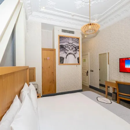 Premist Taksim Отель 4*