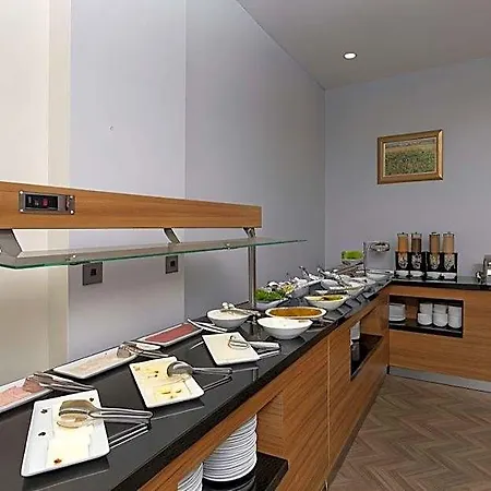 Premist Taksim 4*